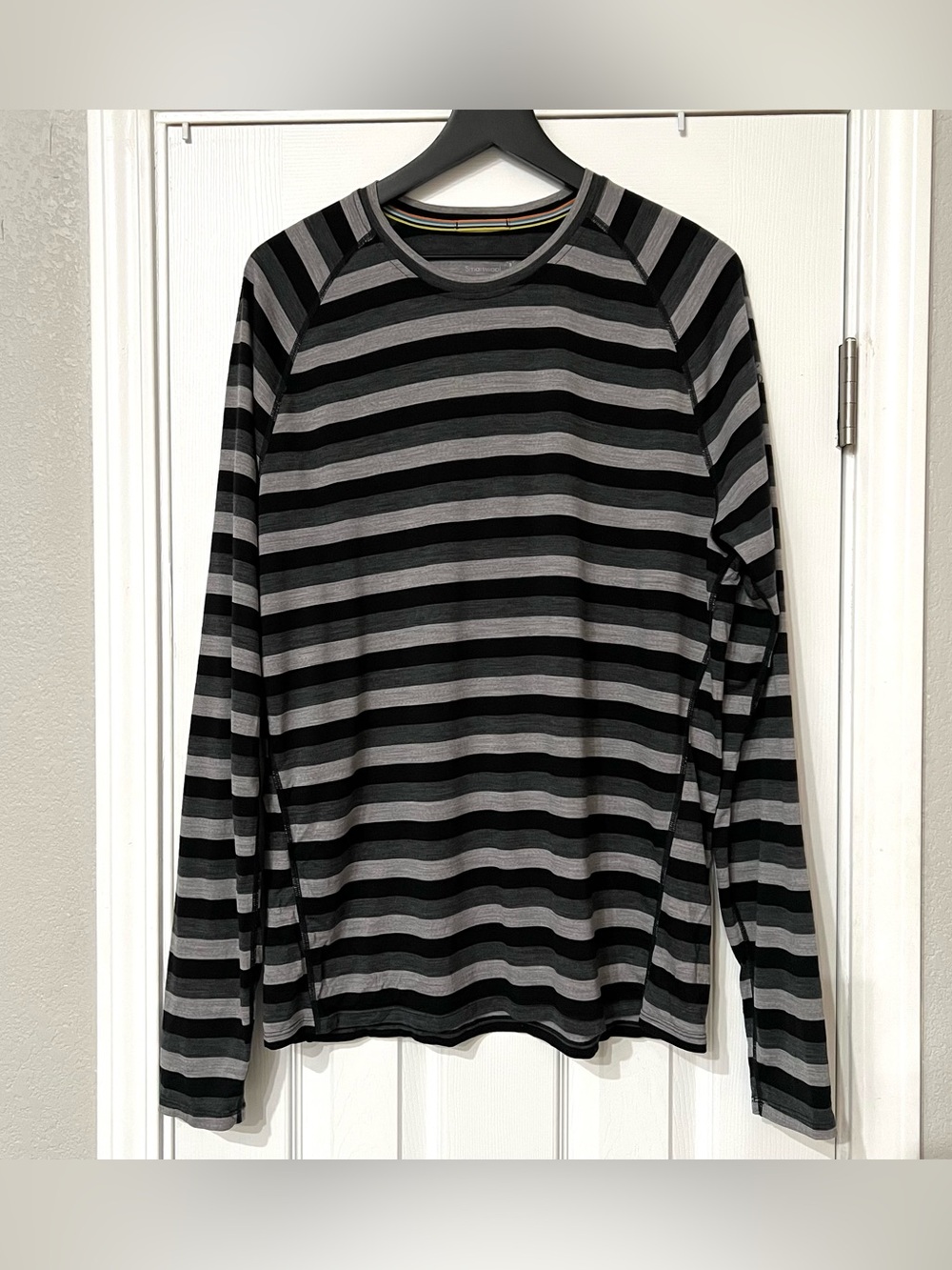 Smartwool Shirt Mens XL Gray Black Striped Merino 150 Long Sleeve Base Layer